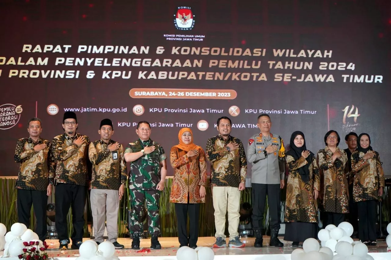 Gubernur Khofifah  Buka Rapim KPU se Jatim