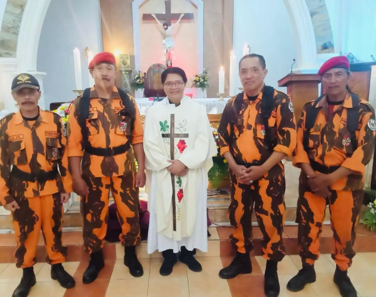 Anggota Pemuda Pancasila Kabupaten Malang Bantu Amankan Nataru