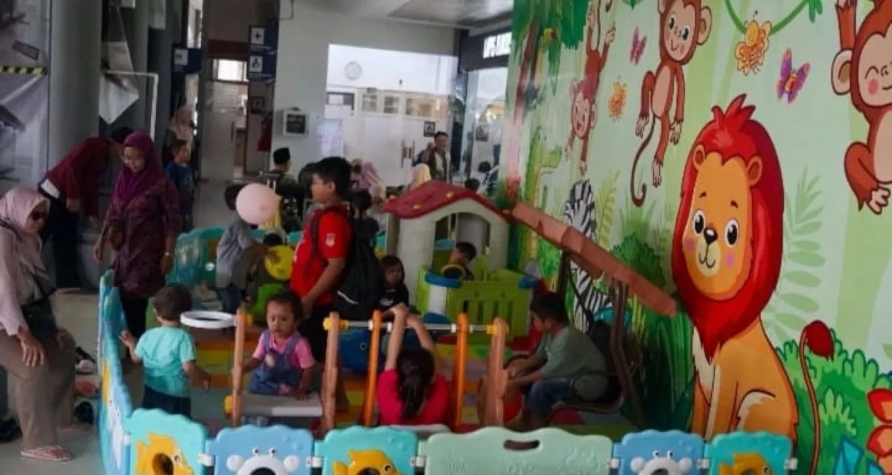 Tiga Stasiun Kereta Api Fasilitasi Area Bermain Anak Secara Gratis