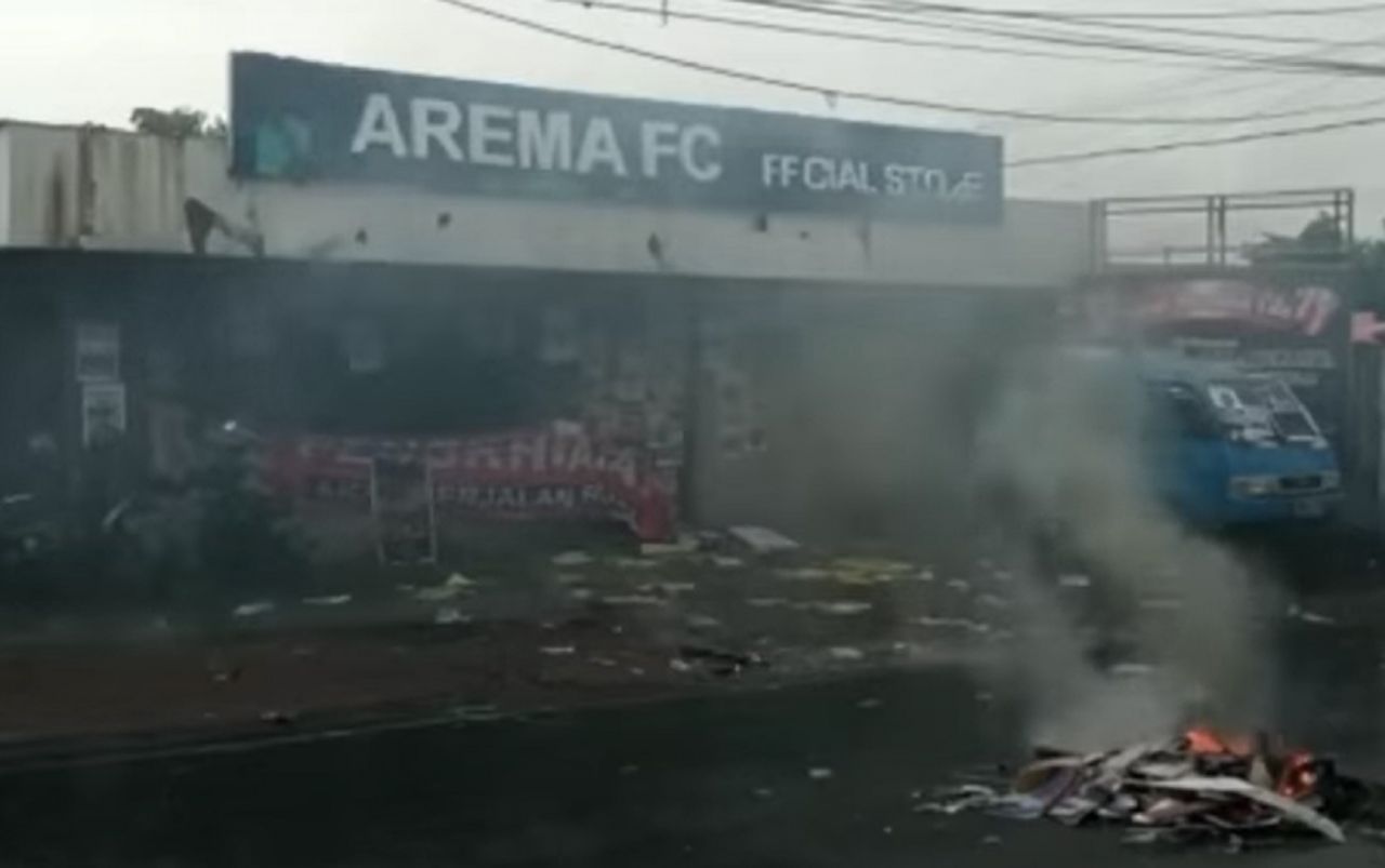 Manajemen Dianggap Tidak Peduli, Demo Di Kantor Arema Fc Berakhir Ricuh