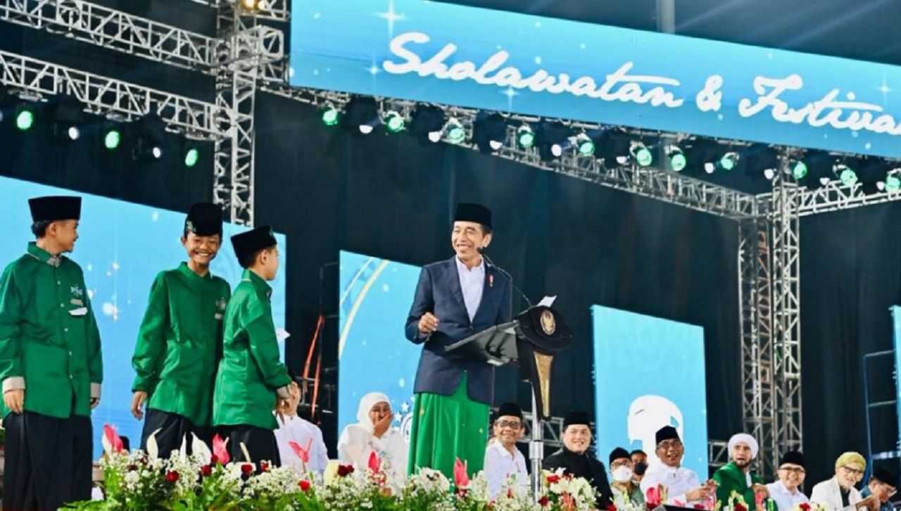 Presiden Joko Widodo menghadiri Festival Tradisi Islam Nusantara yang diselenggarakan di Stadion Diponegoro, Kabupaten Banyuwangi, Provinsi Jawa Timur, pada Senin, 9 Januari 2023. Foto: Setpres