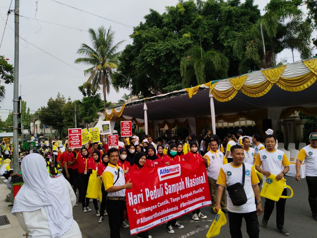 Alfamart Ikuti Puncak Peringatan Hari Peduli Sampah Nasional (HSPN) Di Lamongan
