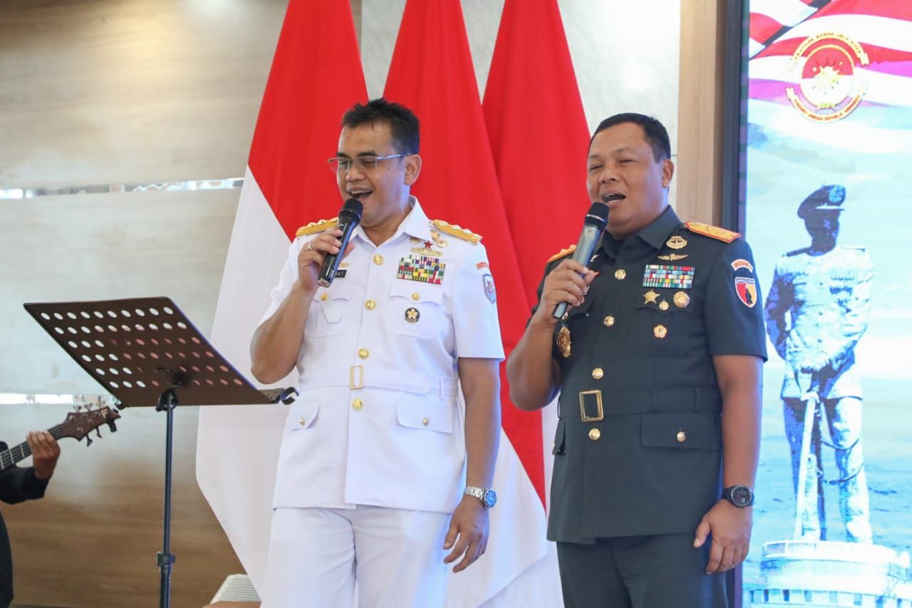 Pisah Sambut Pangkoarmada II, Wagub Emil Harap Sinergi Pemprov Jatim dan TNI-AL Terus Menguat