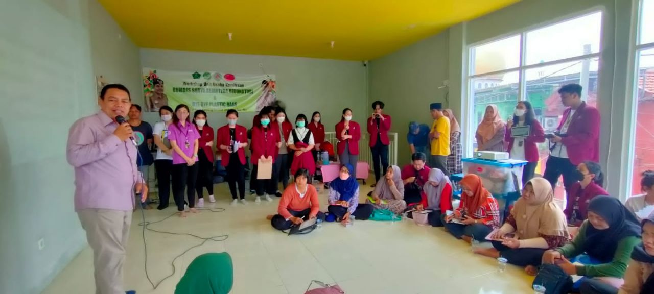 Mahasiswa Universitas Ciputra, Belajar Bisnis Ke Bumdes Surya Sejahtera Desa Kedung Turi Sidoarjo