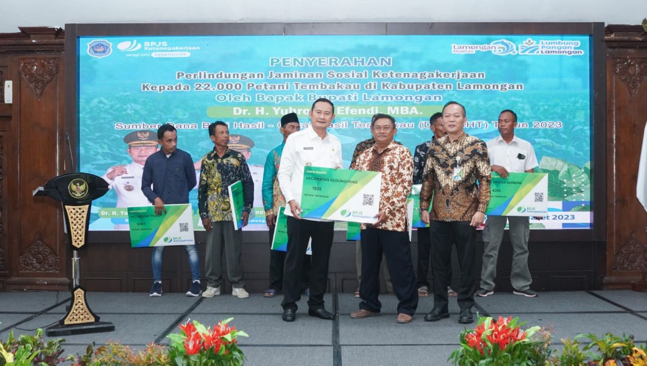 22.000 Petani Tembakau di Lamongan Terima Jaminan Sosial
