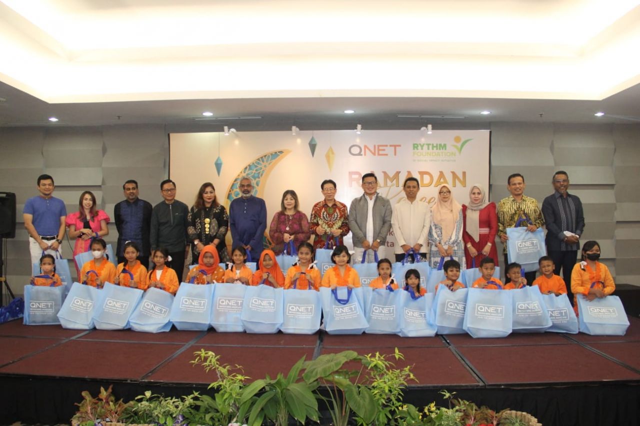 Perkuat Nilai Agamis dan Rasa Nasionalis, QNET Buka Bersama Sekolah Darurat Kartini