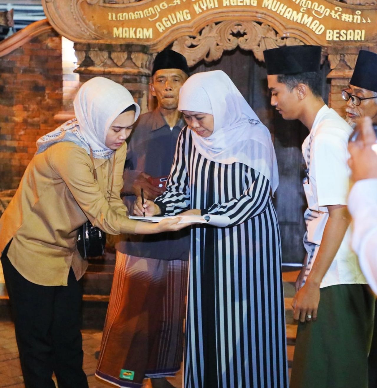 Sholat Tarawih di Masjid Jami Tegalsari Ponorogo
