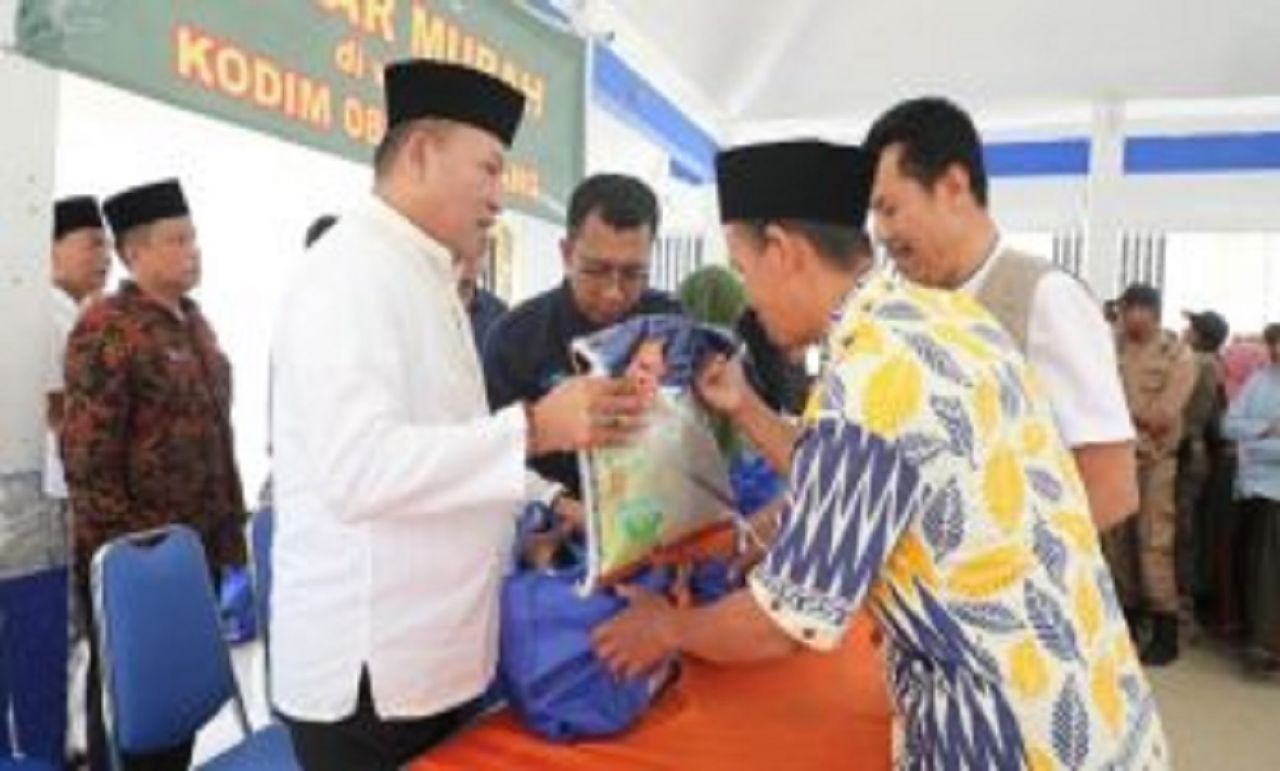 Stabilkan Harga Jelang Lebaran, Pemkab Sampang Gelar Operasi Pasar Murah