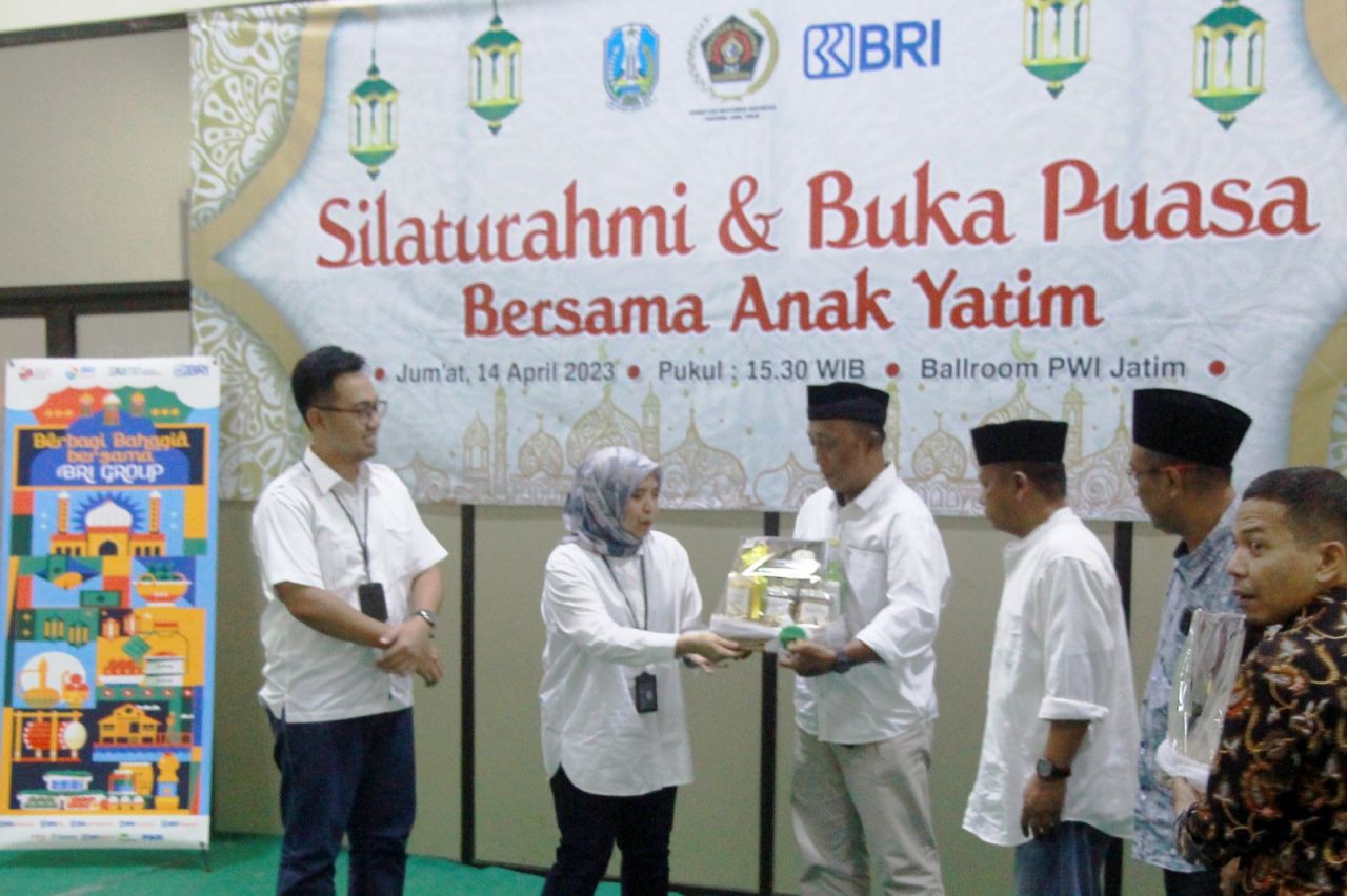 Buka Puasa Bersama PWI Jatim, Lutfil Hakim: Minta Doa, Agar Wartawan Bisa Istiqmah dan Amanah