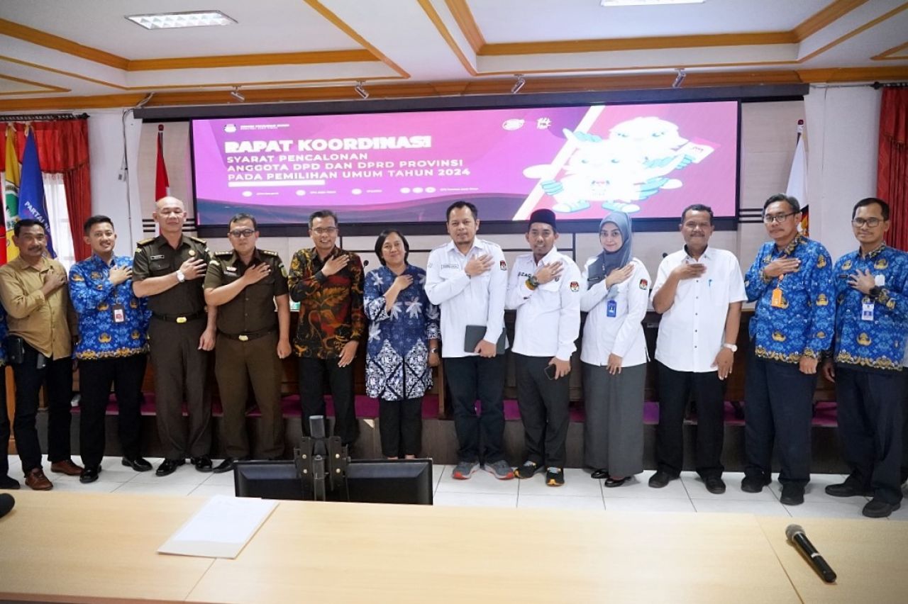 Rakor stakeholder terkait syarat Pencalonan DPD Dan DPRD Provinsi di aula lantai II kantor KPU Jatim, jalan Raya Tenggilis Nomor 1- 3 Surabaya, berlangsung mulai pukul 10.00 WIB sampai dengan 12.00 WIB, senin (17/4/2023)