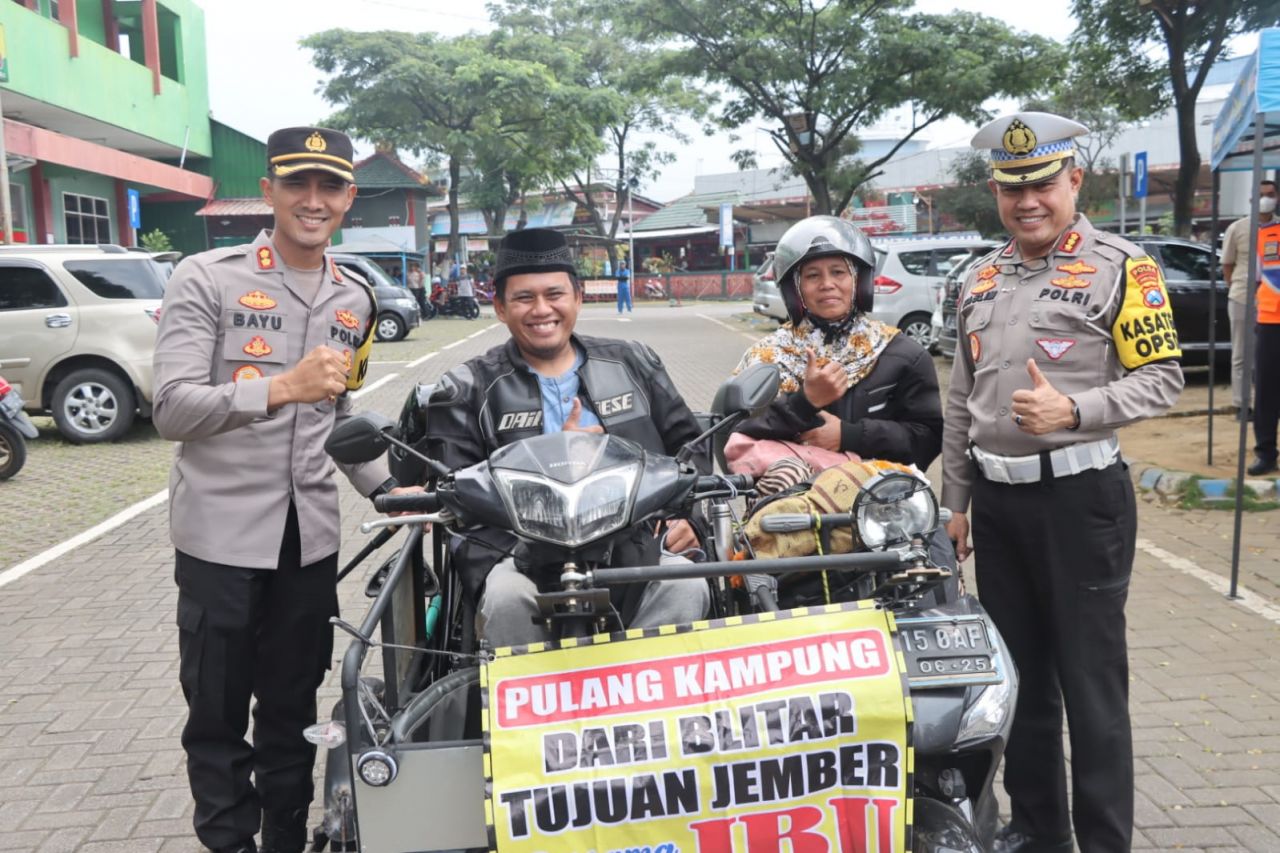 Mudik Aman dan Lancar,  Warga Sampaikan Terima Kasih Aparat TNI/POLRI
