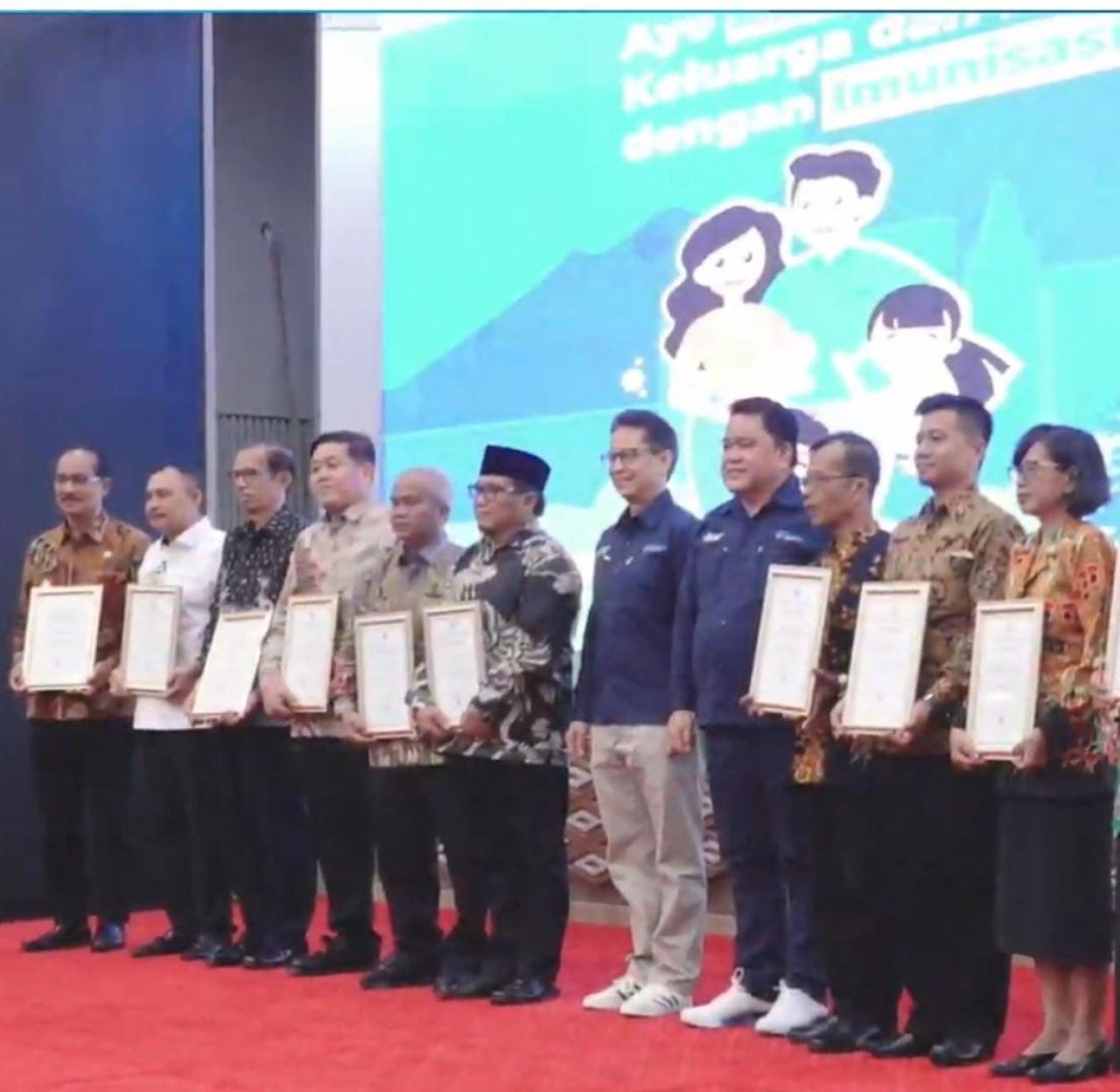 Kerja Keras Pj Bupati Pidie Raih Penghargaan Pekan Imunisasi Dunia 2023