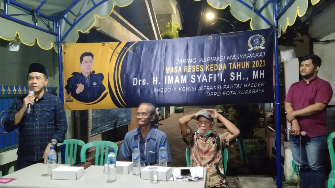 Reses di Gubeng, Imam Syafii Disambati Warga Soal IMB