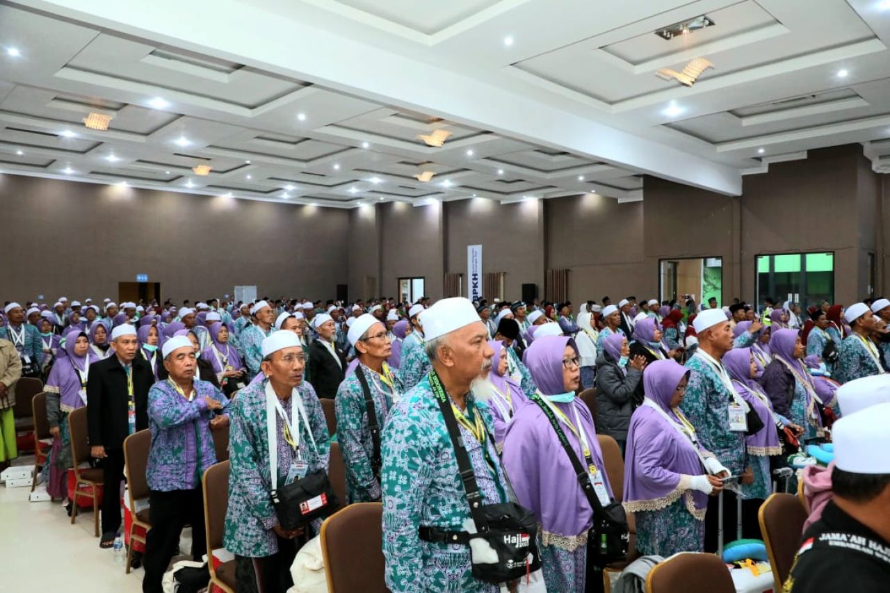 Gubernur Khofifah Lepas 445 Jamaah Haji 2023 Kloter Pertama Embarkasi Surabaya