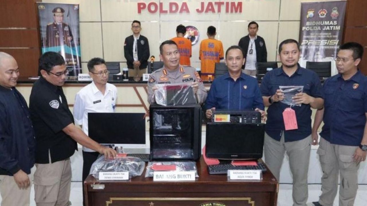 Polisi Ringkus Komplotan Peretas Promosikan Konten Perjudian Di Laman Pemprov Jatim Dan  ITS