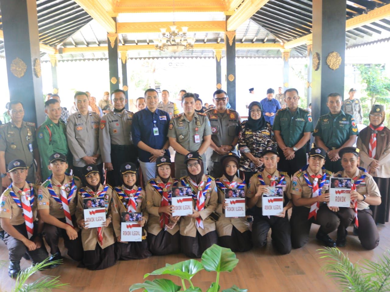 Ajak Masyarakat, Satpol PP Jatim Gempur Rokok Ilegal di Kabupaten Blitar