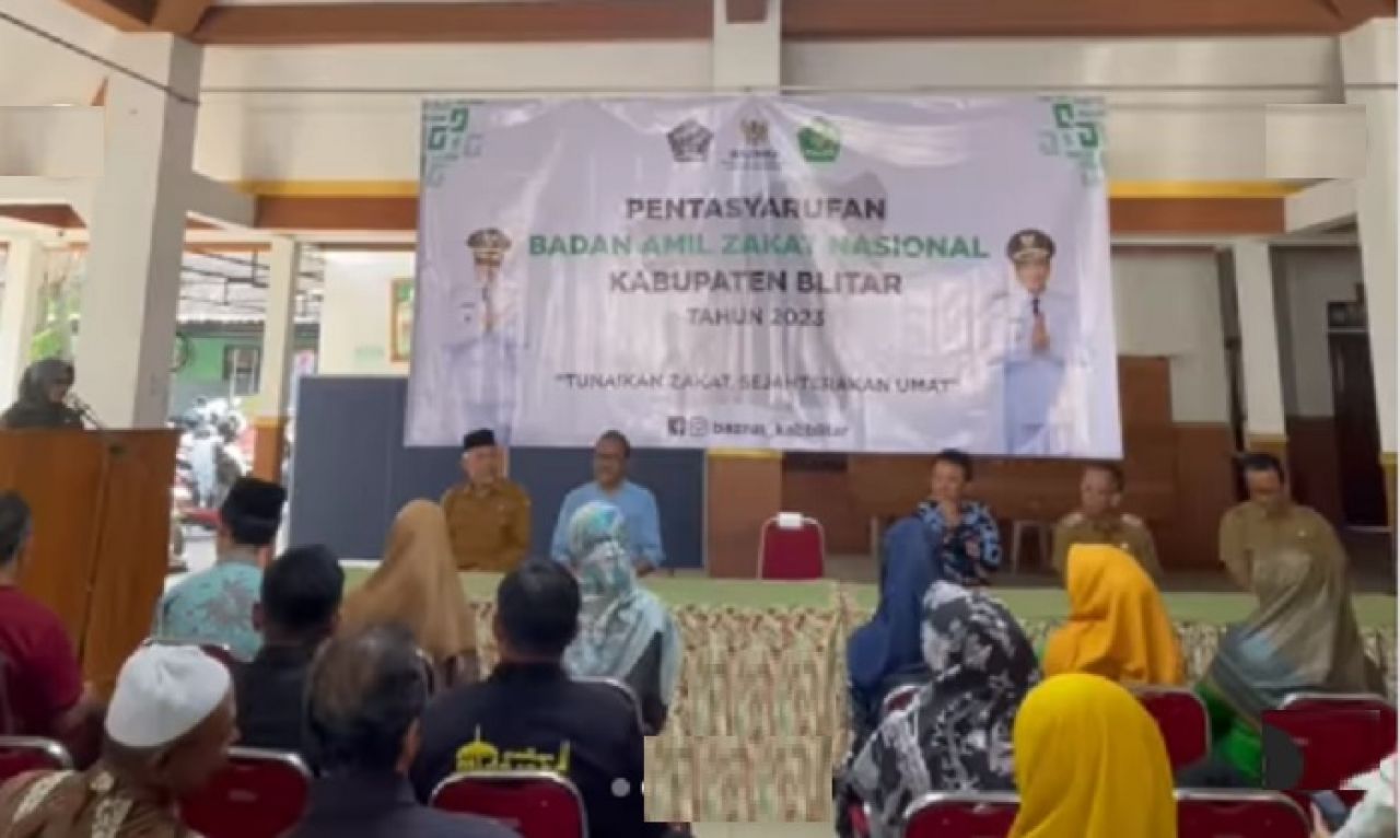 Baznas Blitar Bagikan Dana Zakat Untuk Warga PraSejahtera dan Guru Tidak Tetap