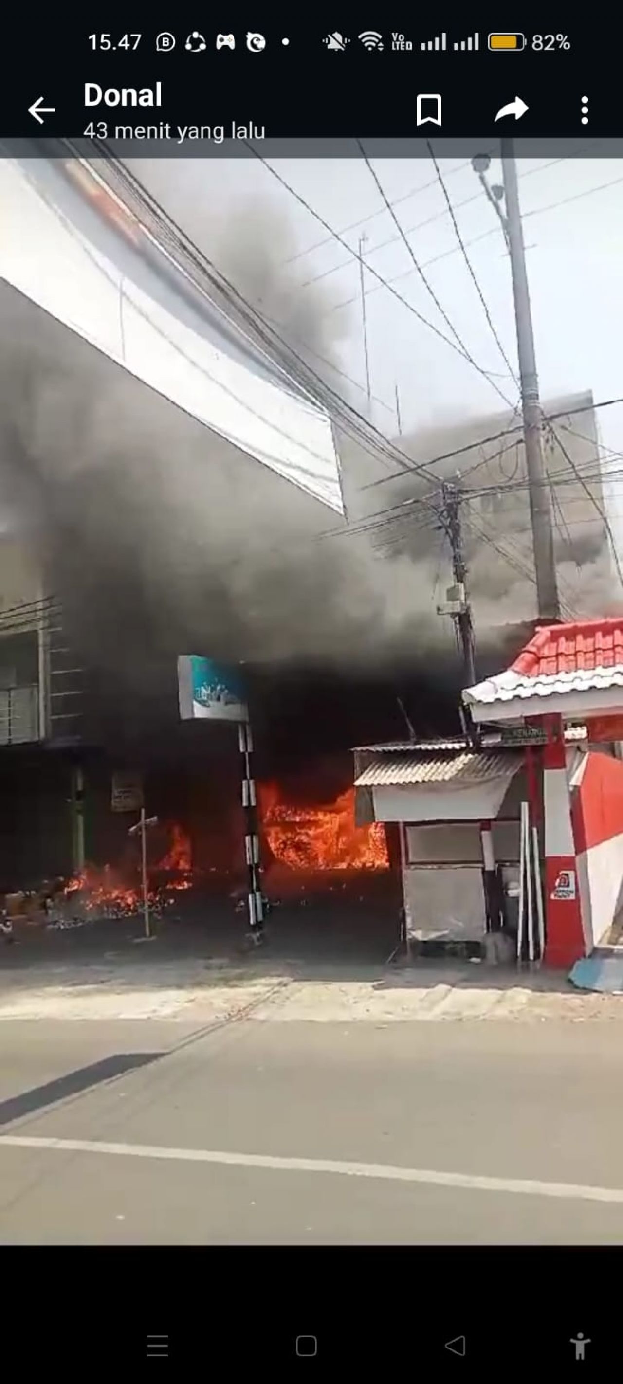 Diduga Gegara Korsleting Listrik, 2 Ruko di Gebang Jember Terbakar