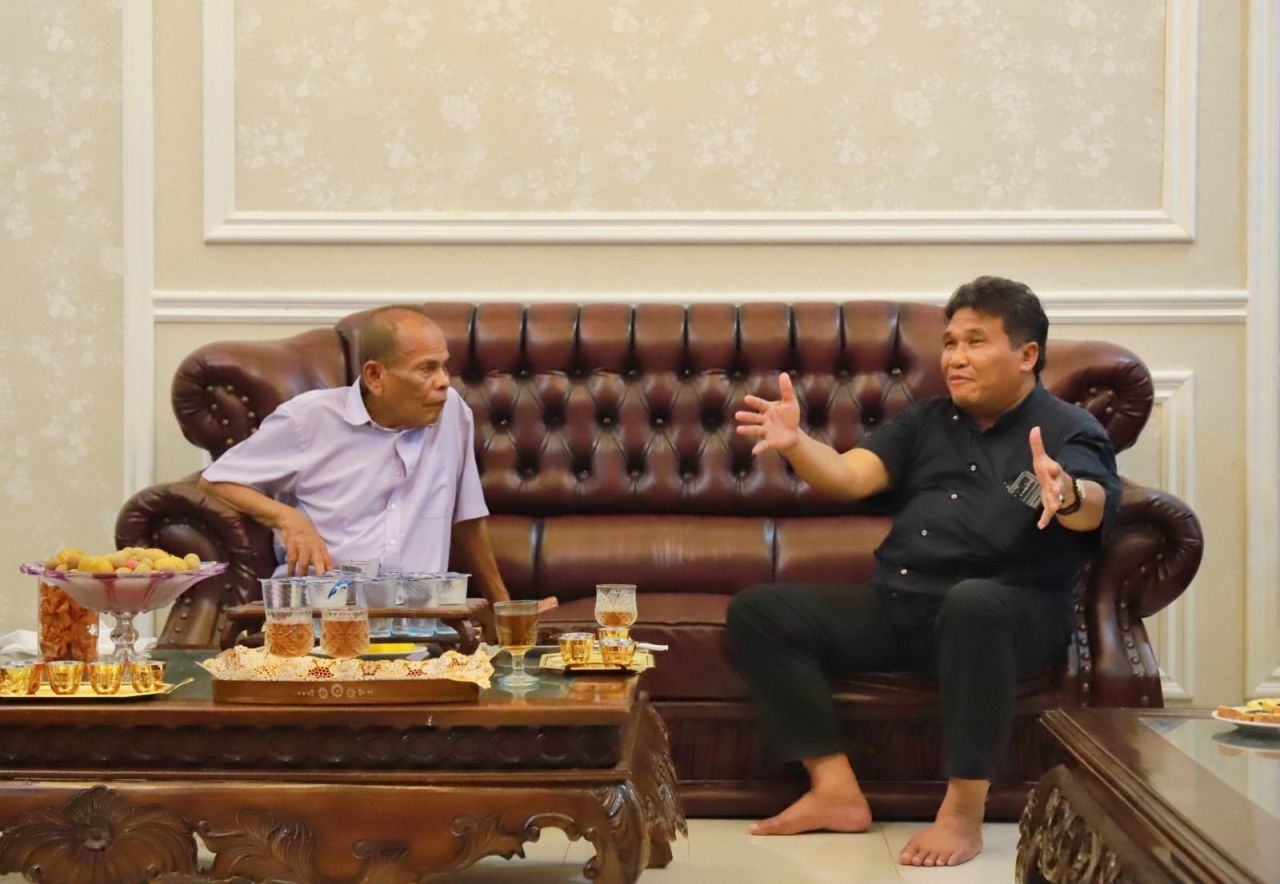 Pj Bupati Pidie Ir Wahyudi Adisiswanto MSi kunjungi Tokoh Masyarakat Aceh Zakaria Saman (Apa Karya)