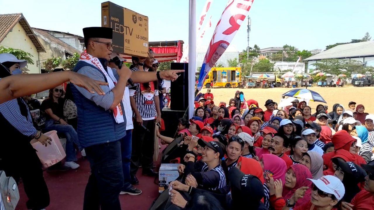 Sosialisasi Ganjar-Mahfud, Barisan Relawan SIBER Gelar Aksi Sosial di Malang