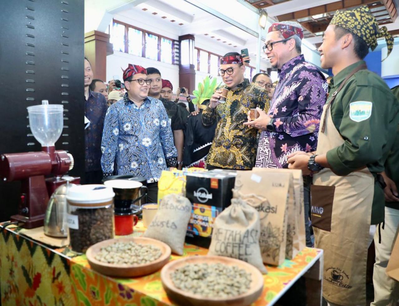 Lampaui Nasional, Indeks Masyarakat Digital Jatim Tahun 2022 Capai 39,42