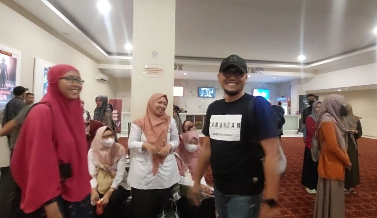 Pengusaha Muda Lamongan Ajak Ratusan Guru Nobar Film Budi Pekerti, Tujuan Mulia