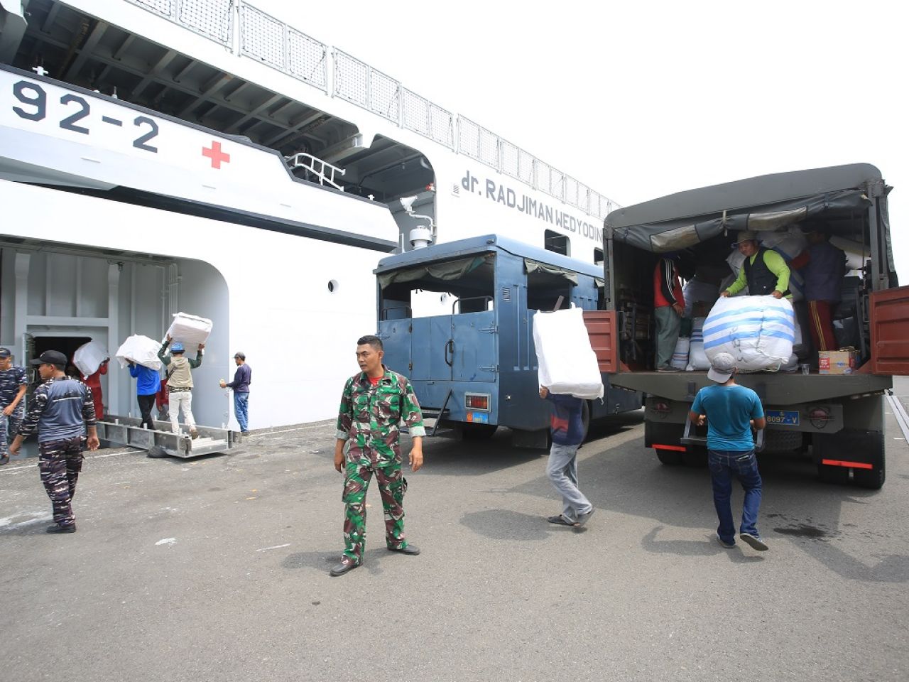 Peduli Kemanusiaan Pelindo Regional 3 Kirim Bantuan Obat dan Pakaian untuk Palestina