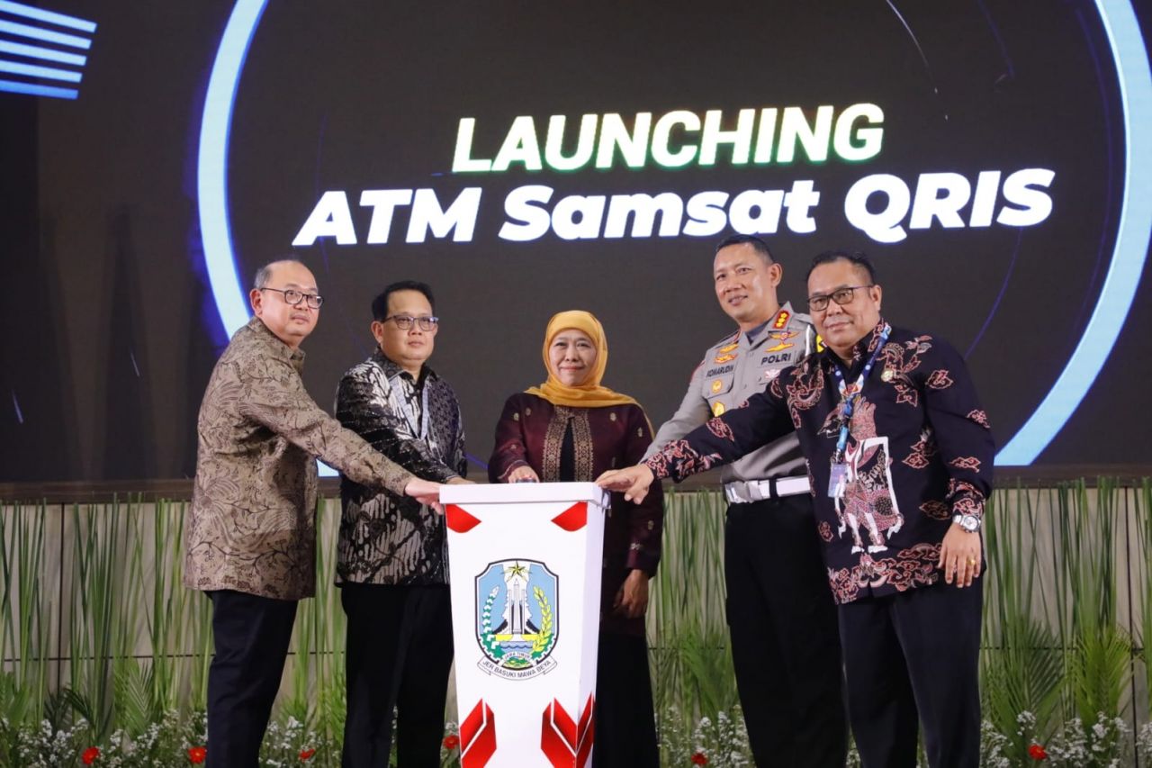 Gubernur Khofifah Launching ATM Samsat QRIS Pada HUT ke - 61 Bapenda Jatim