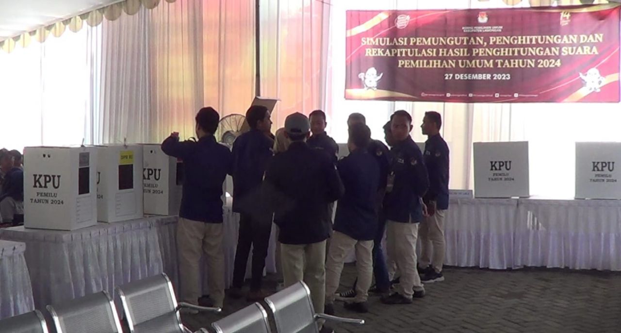 Beri Pemahaman Pada Pemilih Dan Penyelenggara, KPU Lamongan Gelar Simulasi Pemungutan Suara