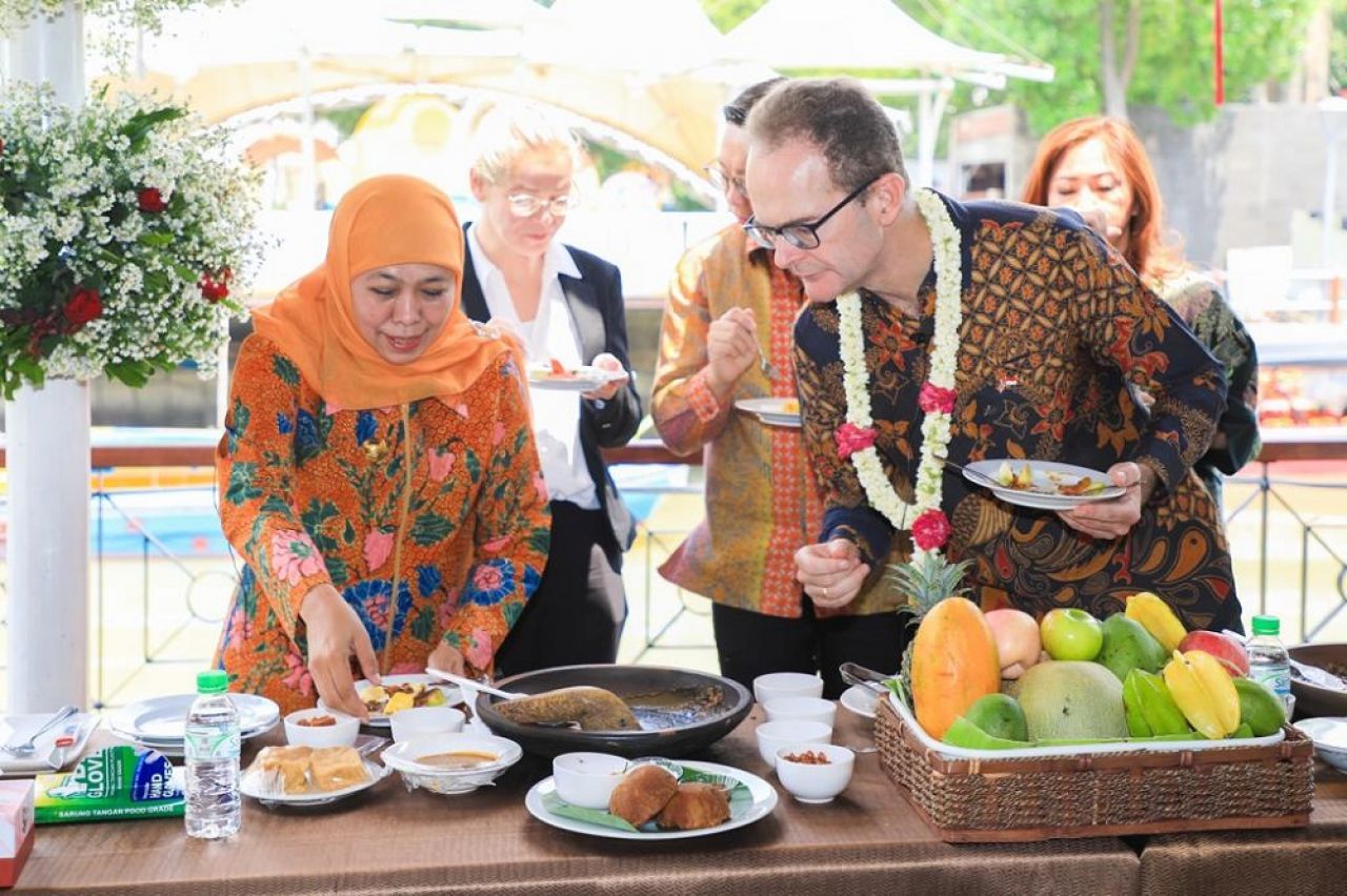 Diplomasi Rujak, Gubernur Jawa Timur Terima Kunjungan Kerja Duta Besar Inggris
