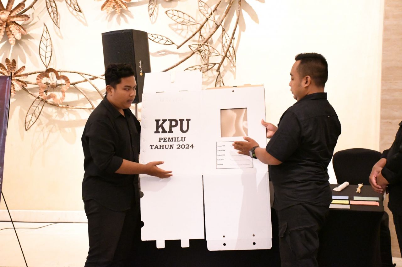 KPU Jatim Adakan Simulasi Pengelolaan Logistik Pemilu 2024 Bersama 38 KPUD