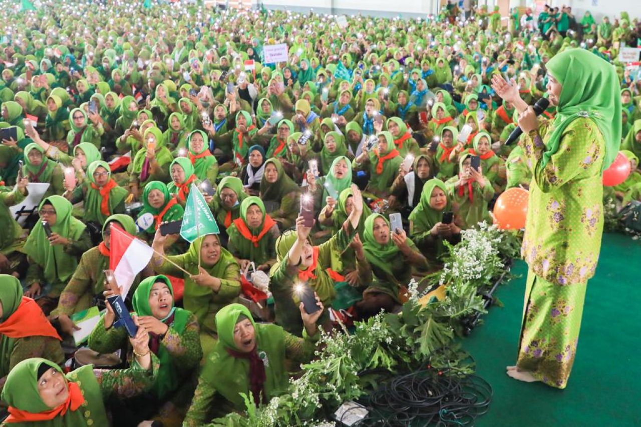 Dihadapan Kader Muslimat NU, Khofifah Nyatakan Maju Pilgub Jatim Lagi