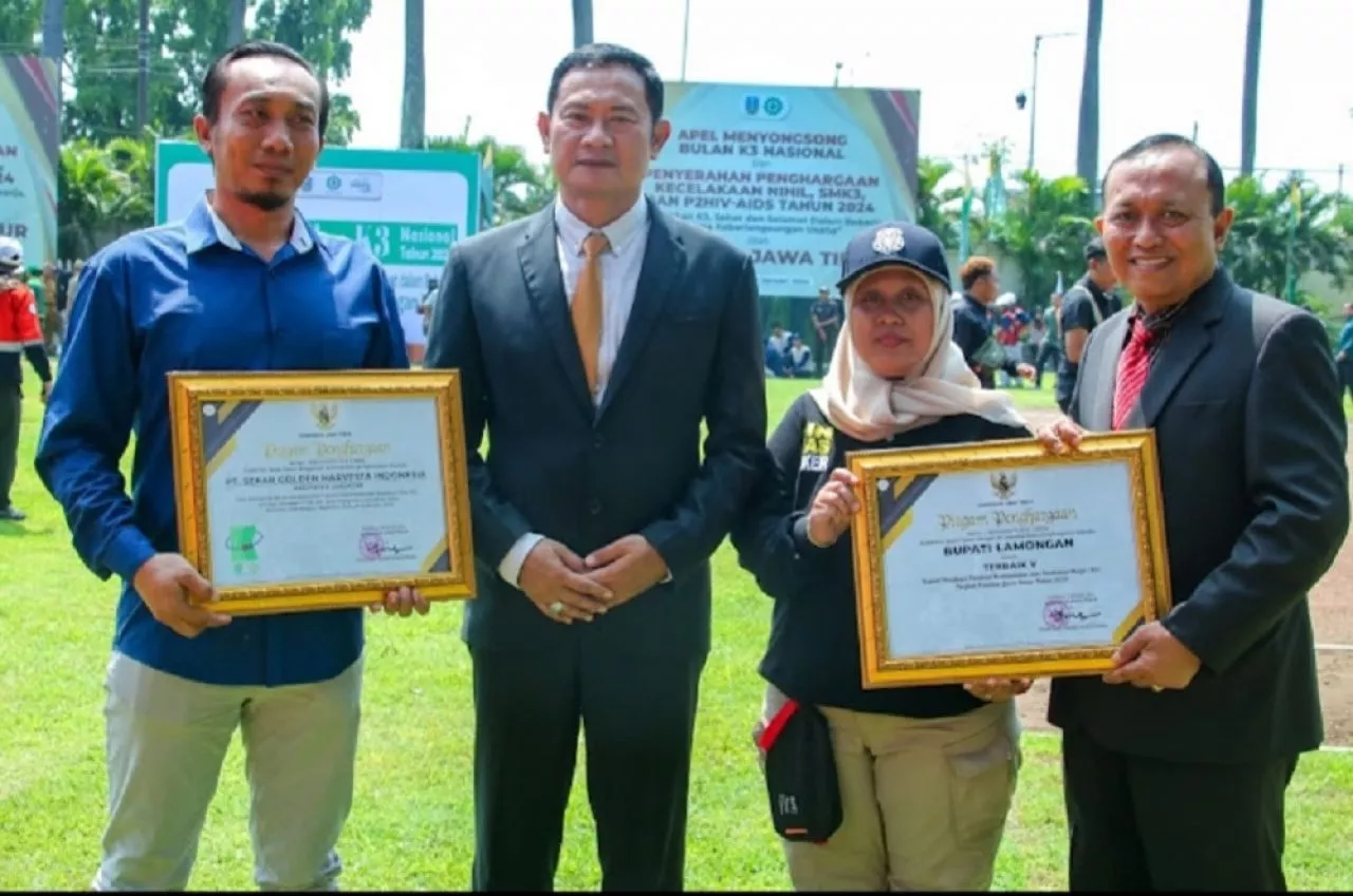 Yuhronur Dan 47 Perusahaan di Lamongan Dianugerahi Penghargaan K3 2023