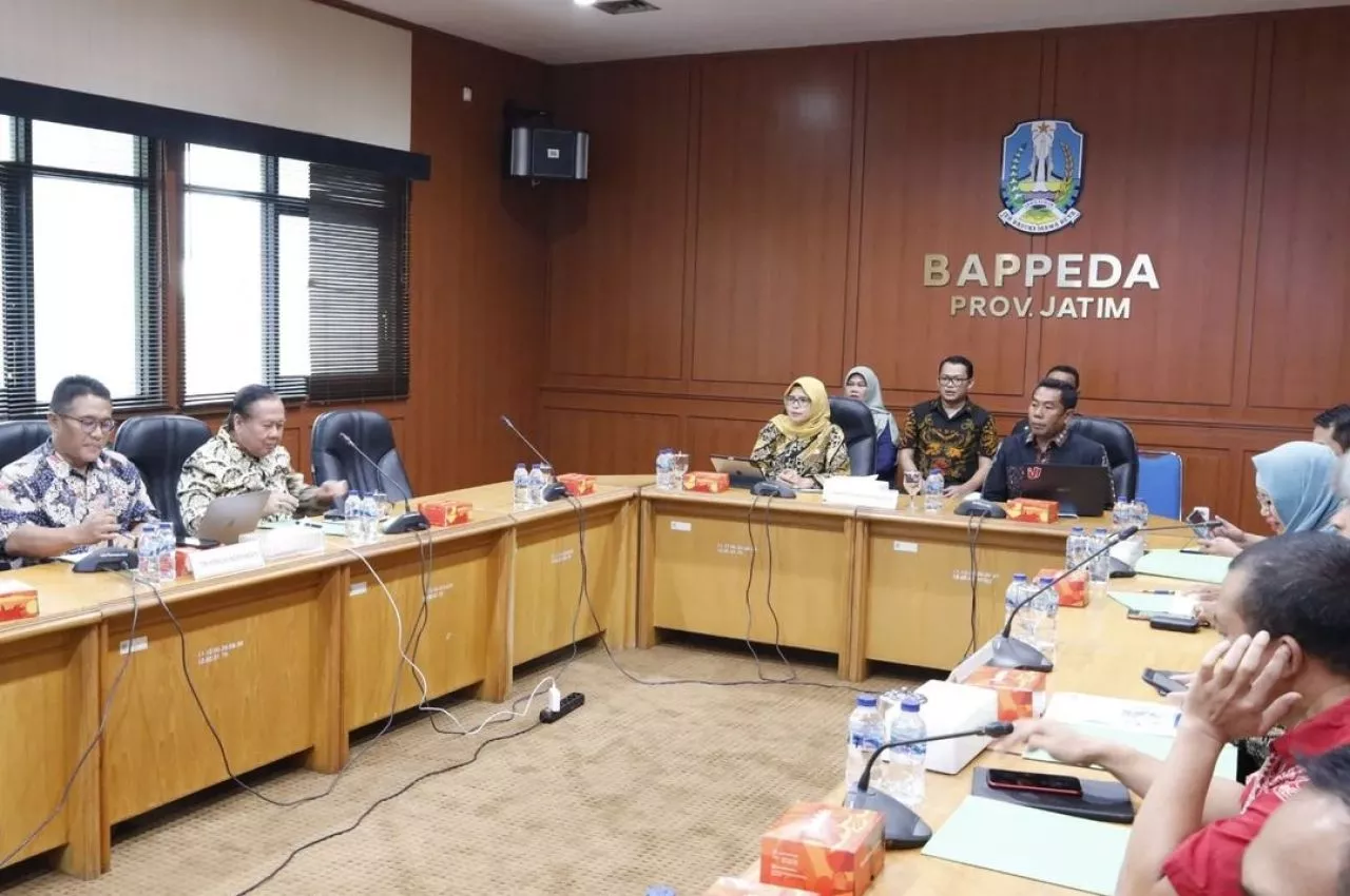 Bupati Blitar Sampaikan Inovasi Daerah pada Tim Penilaian PPD Tingkat Provinsi