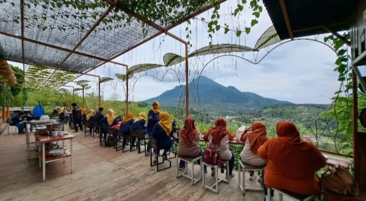 Berkat Ide dan Gagasan Danny Budiman JHM Berhasil Bangun 12 Outlet Tersebar di Jatim 