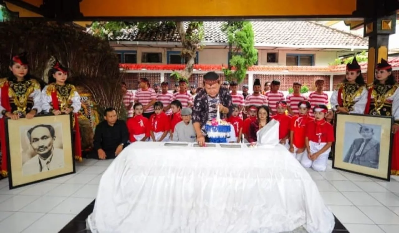 Gagas Kelompok SSID, Seniman dan Budayawan Jatim Gelar Ziarah Kebangsaan 