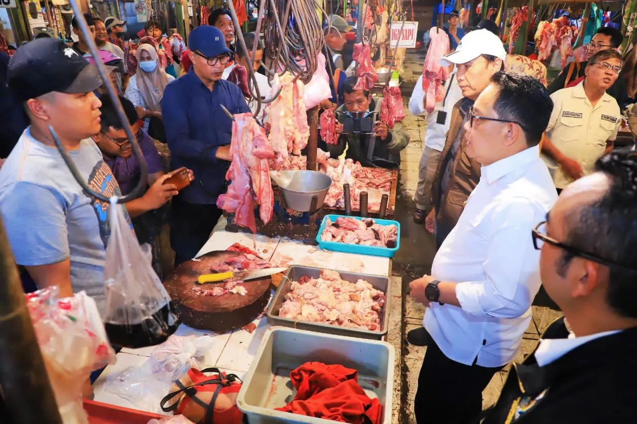 Pj Gubernur Adhy Karyono Pastikan Stok Pangan di Jatim Aman dan Harga Terkendali
