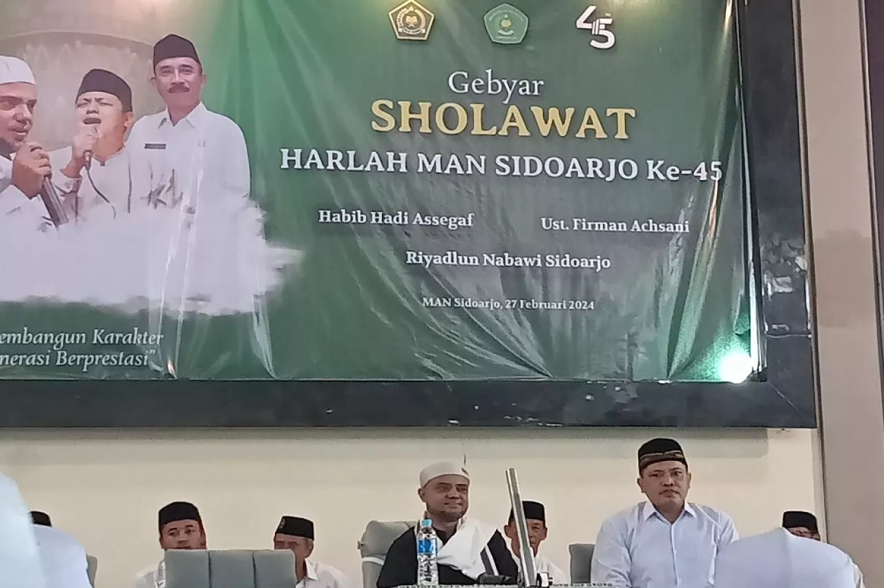 Harlah Ke-45 MAN Sidoarjo Gelar Gebyar Shalawat Bersama Habib Hadi