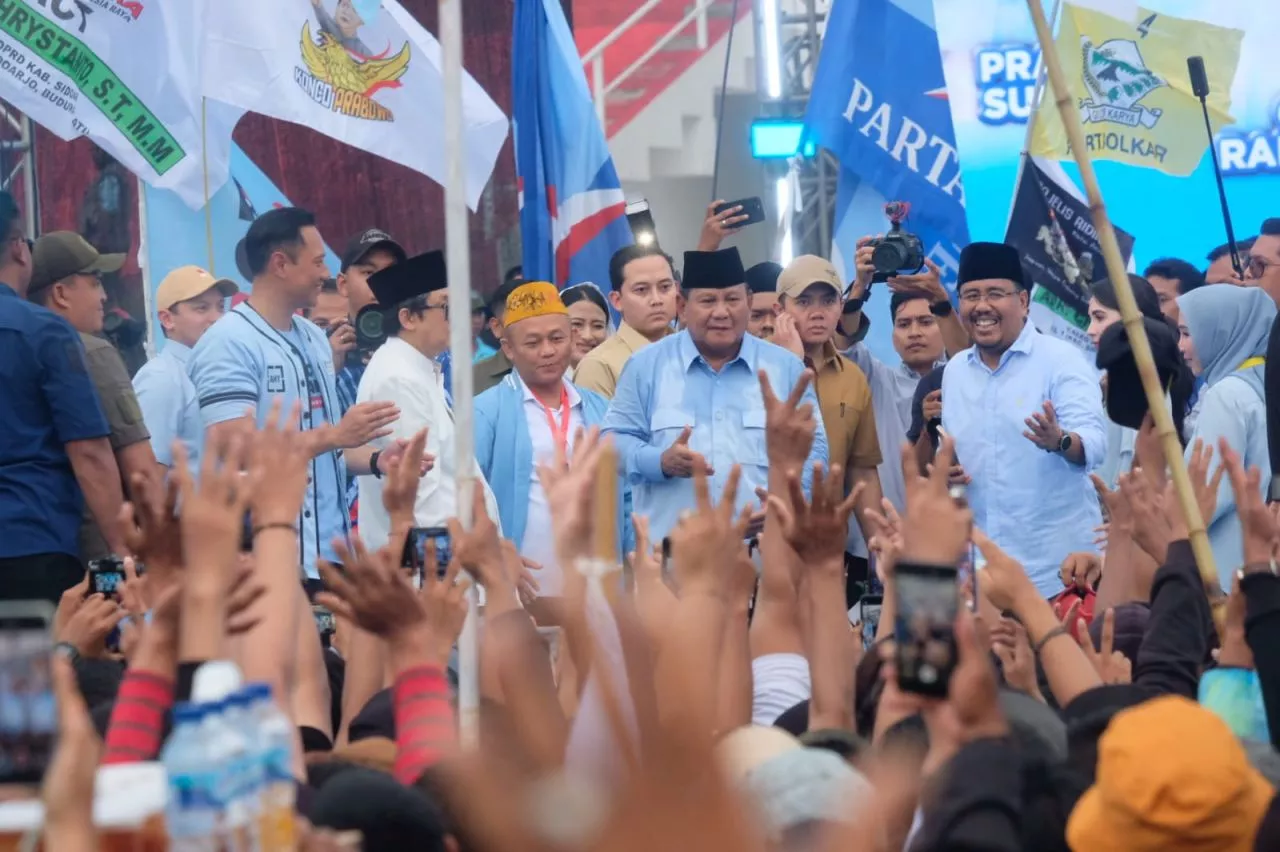 Kampanye 'Pesta Rakyat Wis Wayahe' Prabowo Subianto Memukau Ribuan Massa di Sidoarjo