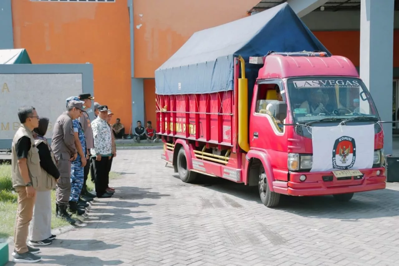 KPU Jombang Mulai Distribusikan Logistik Pemilu