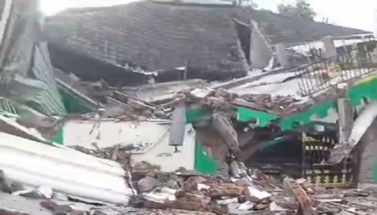 Pulau Bawean Terdampak Gempa Tuban Paling Parah, Bupati Gresik Kirim Bantuan Dan Personil BPBD