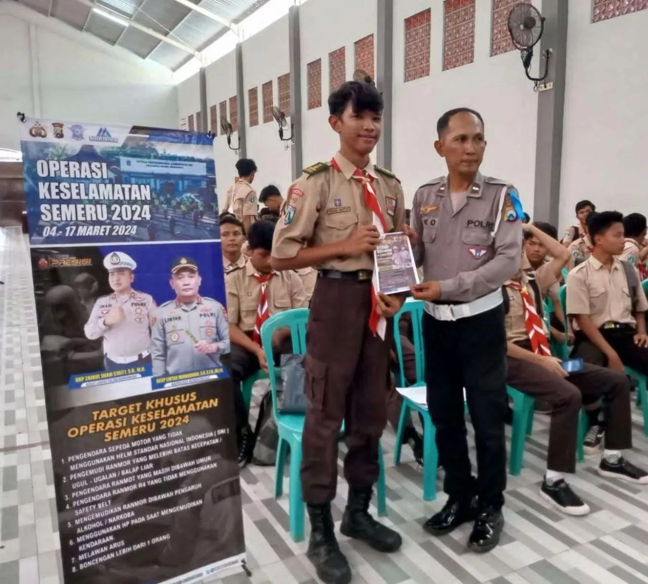 Satlantas Polres Bondowoso Edukasi Patuh Berlalu-lintas Kepada Pelajar