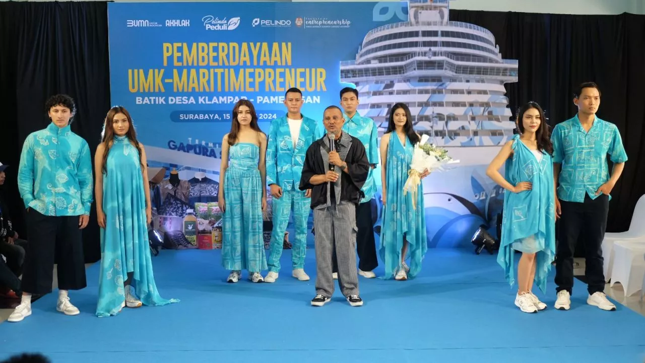 Kapal Pesiar Seven Seas Mariner Disambut Pagelaran Busana Batik Klampar Pamekasan
