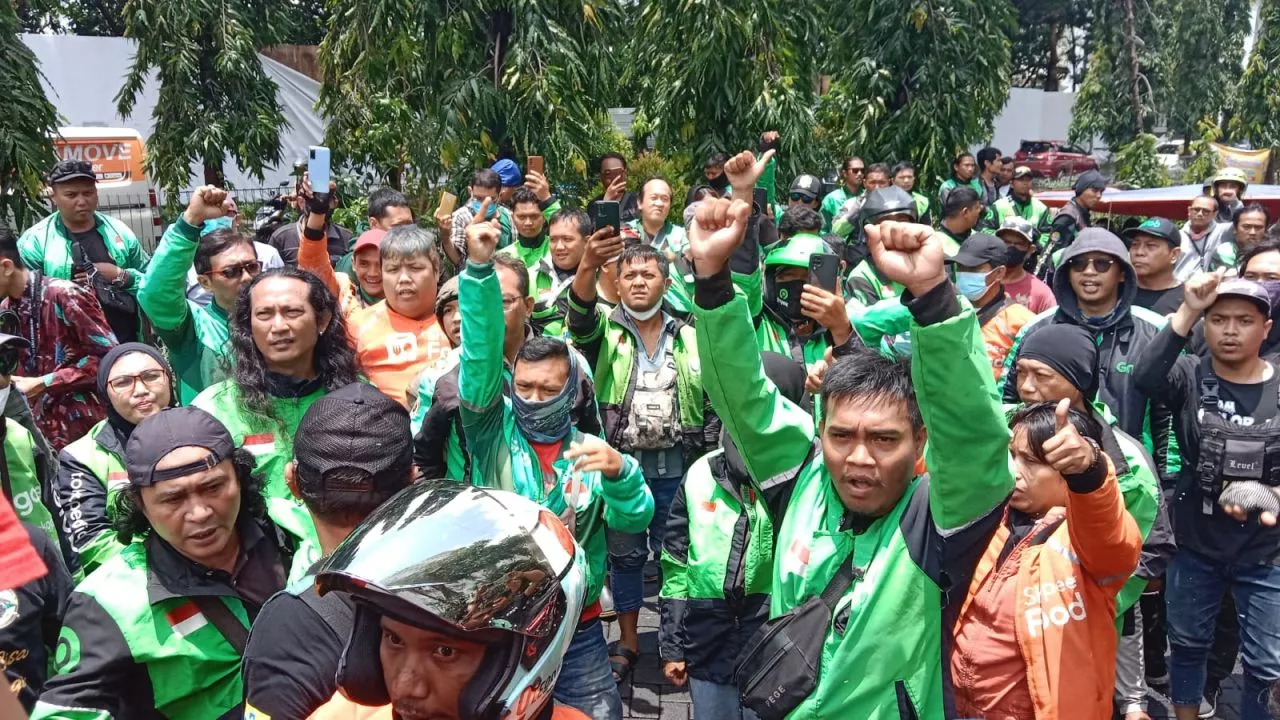 Ojol Surabaya Sepakat Boikot Apartemen Puncak Kertajaya