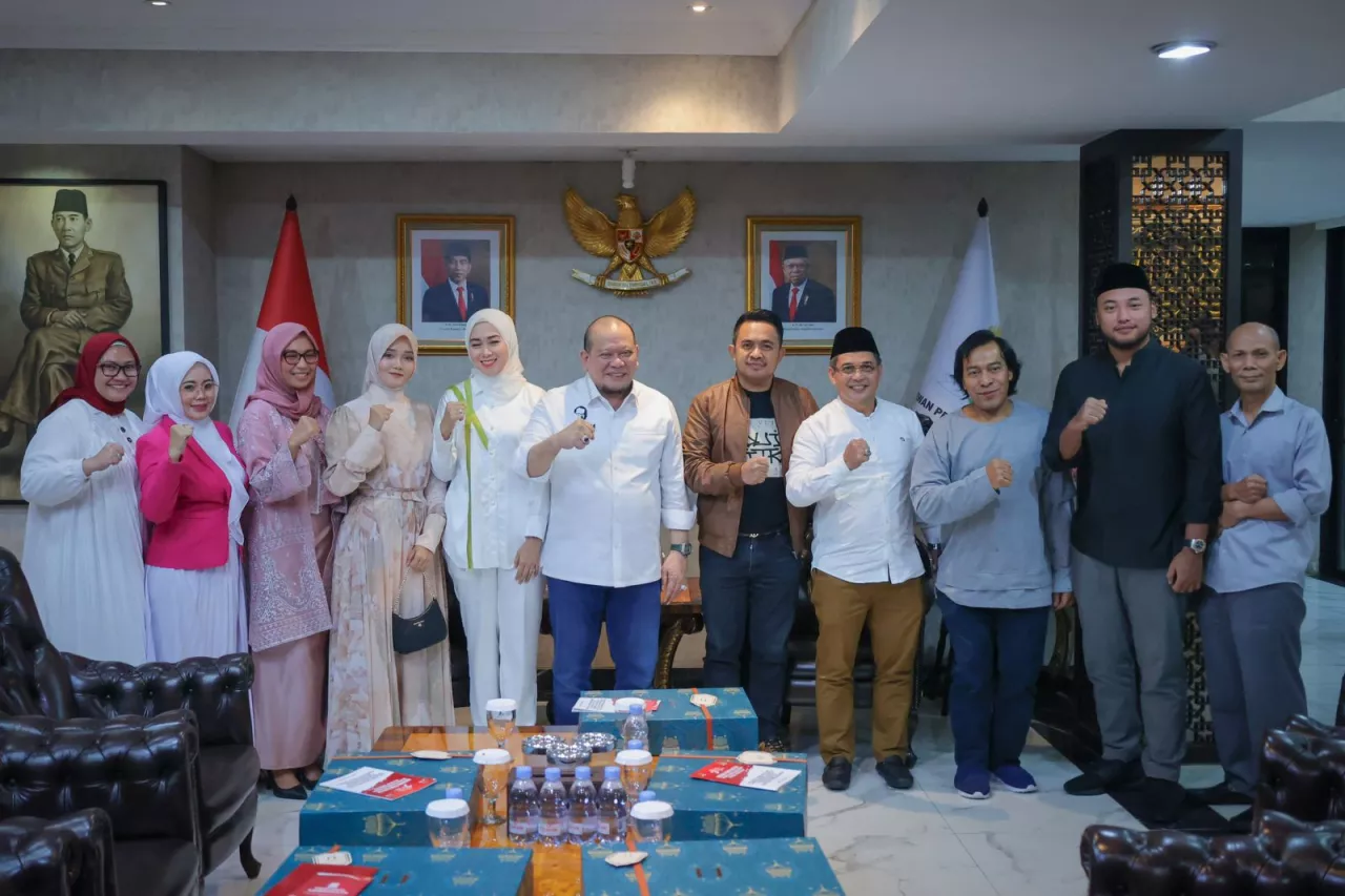 Buka Bersama Senator Terpilih, Ketua DPD RI Ditanya Komeng:  Beda Sistem Indonesia dan Amerika