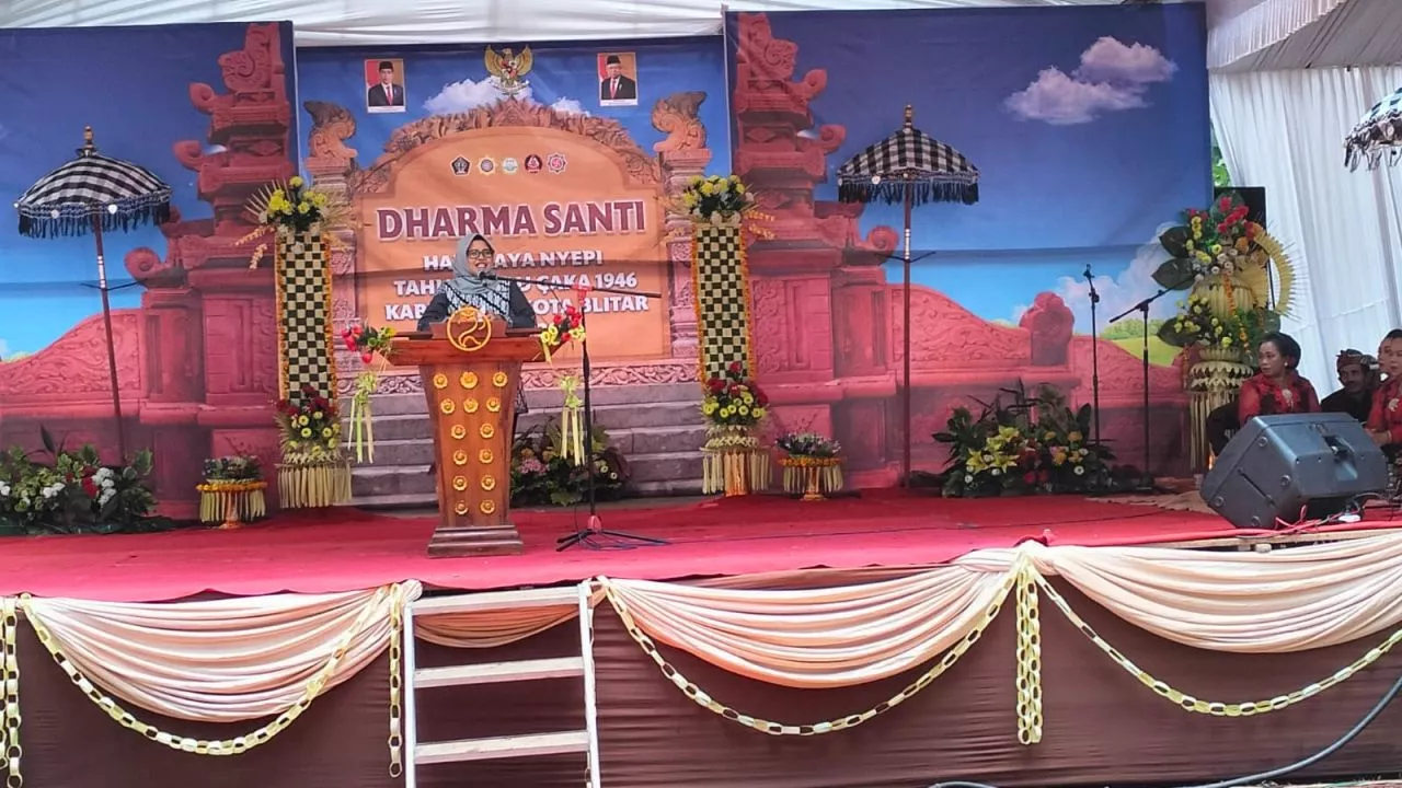 Hadiri Perayaan Dharma Santi, Bupati Blitar Pesankan Ini