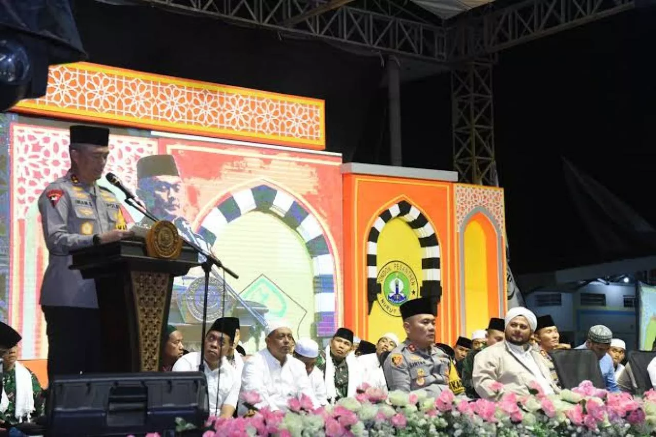 Kapolda Jawa Timur Irjen Pol. Drs. Imam Sugianto Hadiri Haul Di Pondok Pesantren Nurut Taqwa