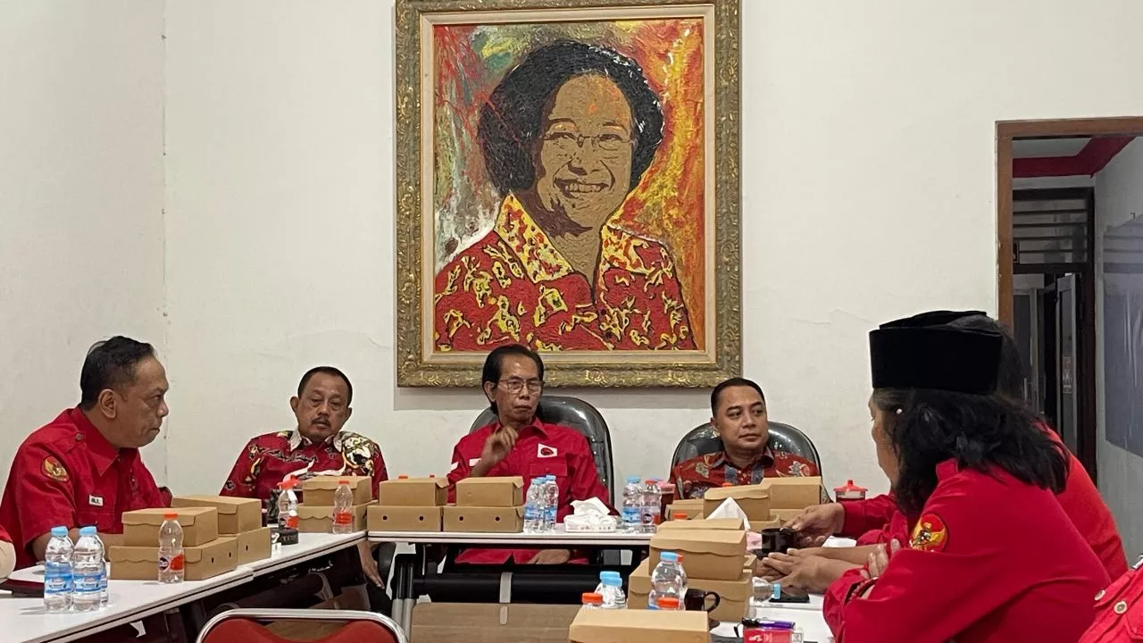 PDIP Surabaya Segera Buka Pendaftaran Pilkada 2024, Eri Cahyadi-Armuji Pastikan Daftar Pertama