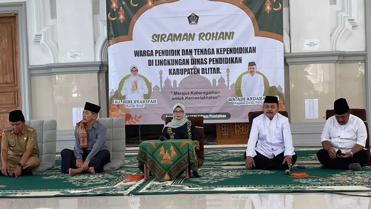 Hadiri Siraman Rohani Guru PAUD dan SD, Bupati Blitar Tekankan Pentingnya Pendidikan Agama