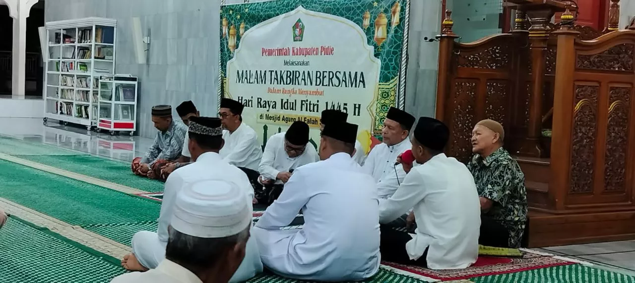Malam Takbir Akbar Bersama di Masjid Akbar Al Falah, Kabupaten Pidie Aceh, Dihadiri Pj Bupati
